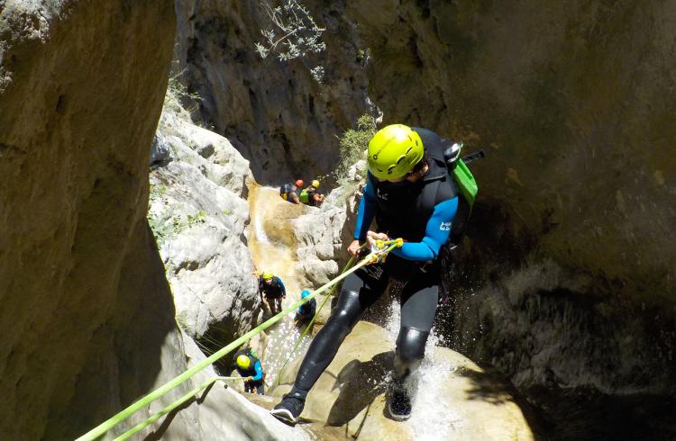 Canyoning sportif dans le Riou avec Rocksiders - 