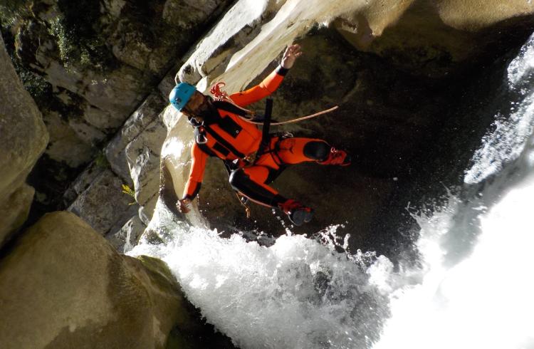 Saut dans le canyon de Saint Auban avec ROCKSIDERS - 