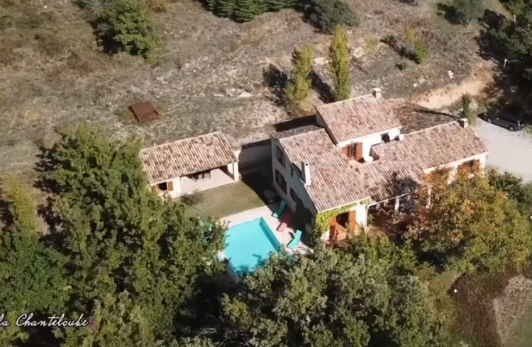 Villa vue du drone - 