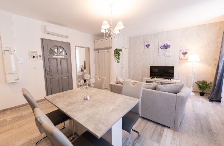 Salon - 